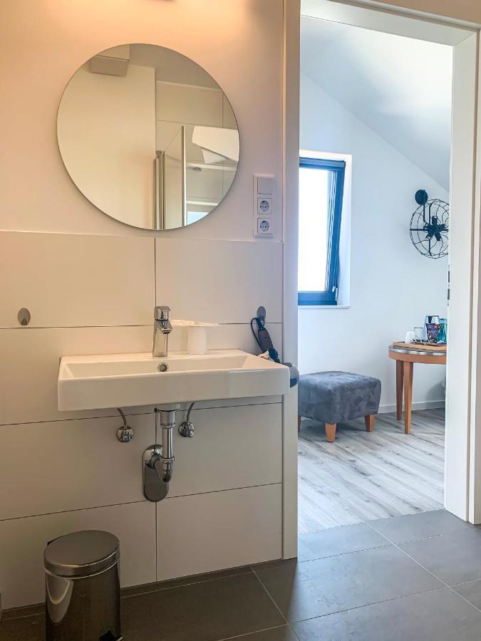 Prima Inn Unterkunft Direkt Ueber Der "Bar Am Minimax" Neuruppin Exterior photo