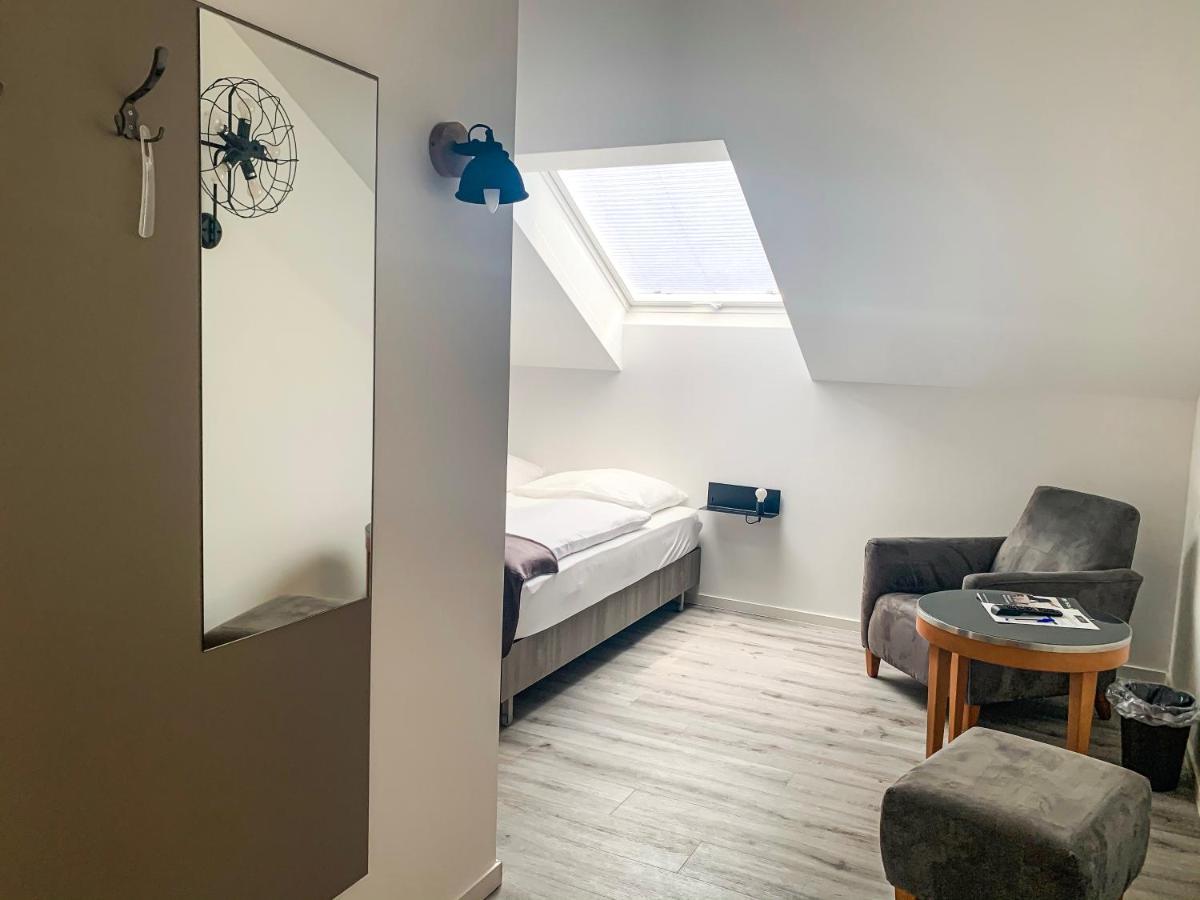 Prima Inn Unterkunft Direkt Ueber Der "Bar Am Minimax" Neuruppin Exterior photo